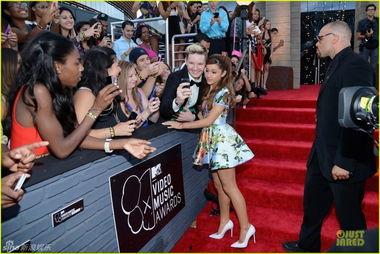 女明星红毯爆料图片视频,女明星惊艳亮相,揭秘幕后花絮与时尚对决 第1张 女明星红毯爆料图片视频,女明星惊艳亮相,揭秘幕后花絮与时尚对决 第1张